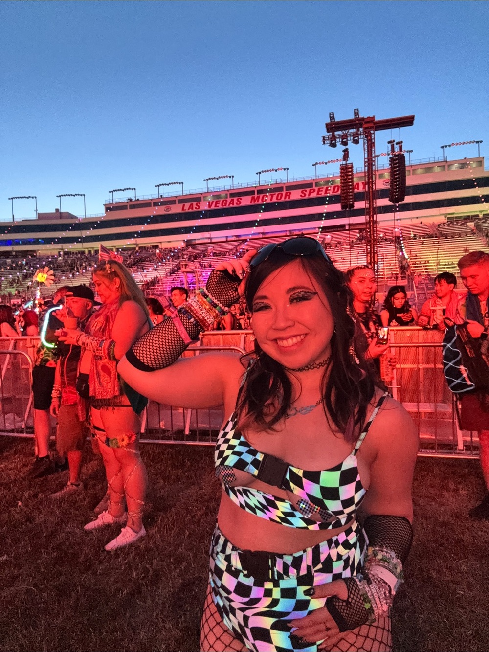 iHeartRaves Rainbow Reflective Checkered Racer Rave Set - Picture 9 of 9
